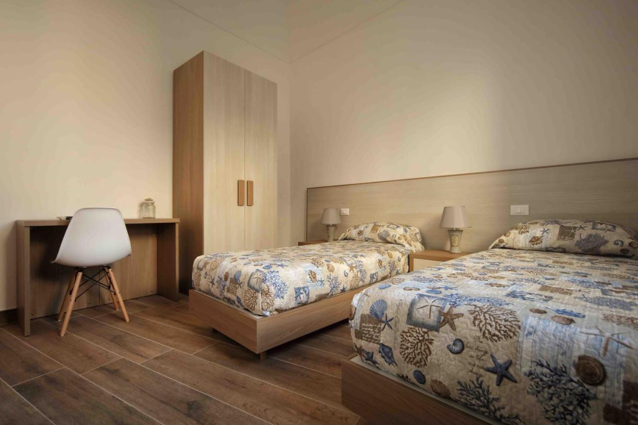 Madrice 66 Central Rooms Favignana Esterno foto